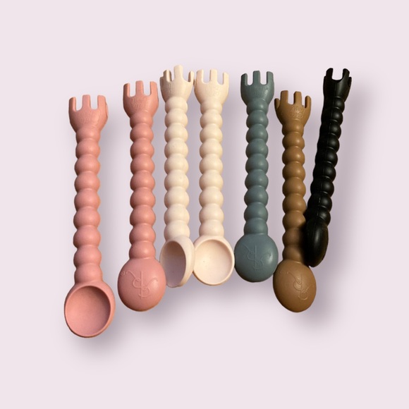 Lot of 7 Preowned Ryan & Rose Baby Utensils Spoons - Picture 2 of 2